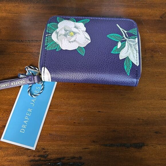 Draper James Manicure Set NWT Magnolia Print - Picture 1 of 8